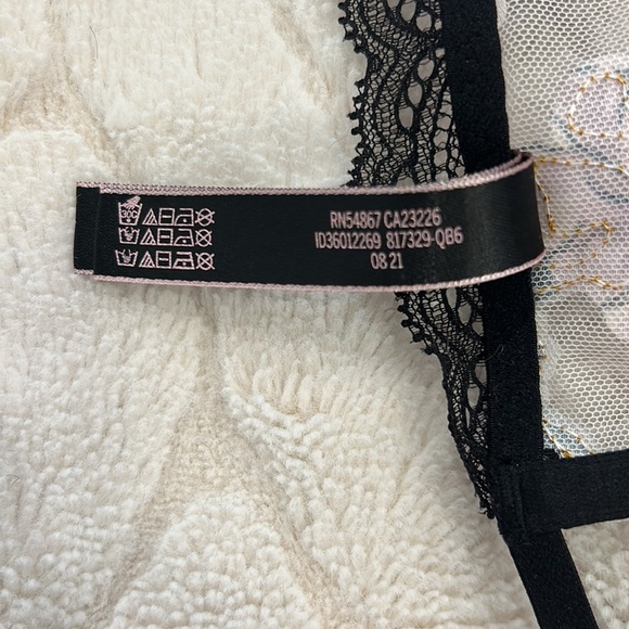 Victoria’s Secret Embroidered Mesh Garter Belt, Size XS - Picture 10 of 10